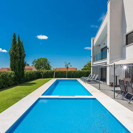 Laura Istarska Villa Višnjan